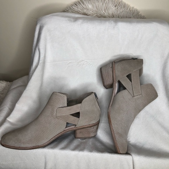 Dolce Vita Shoes - Dolce Vita Taupe Booties
